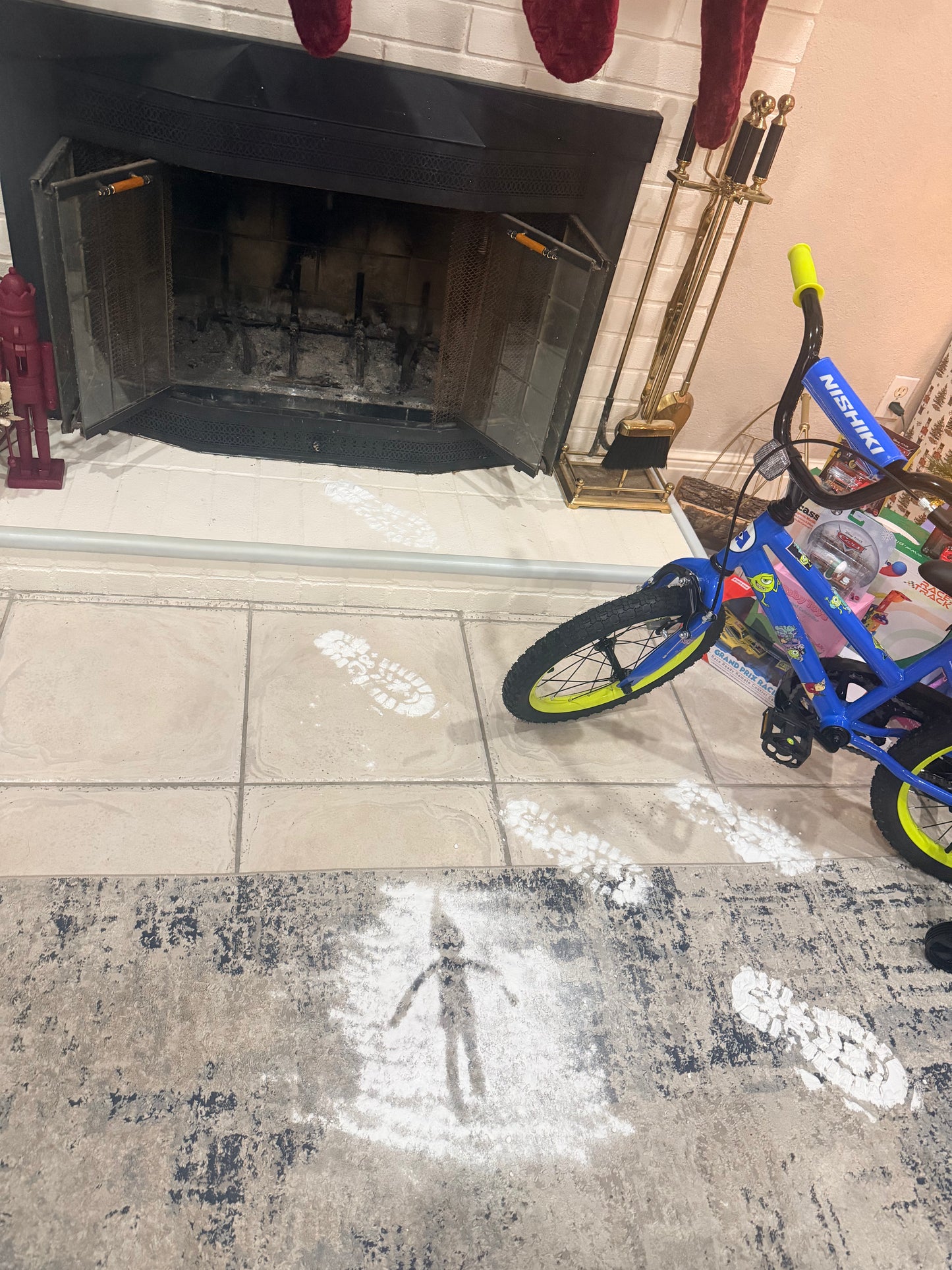Santa's shoe print